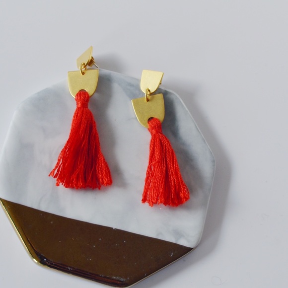 LAST NWOT Madewell Tassel Earrings Silver Posts - Picture 2 of 4